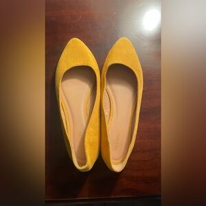 Yellow pointed flats women size 8